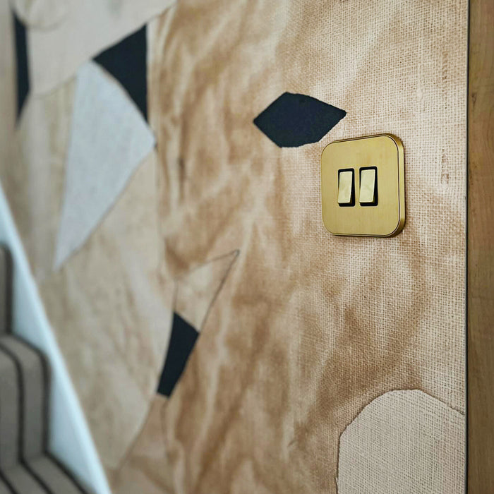 2G Rocker Light Switch (20A) in Gold – product view 2