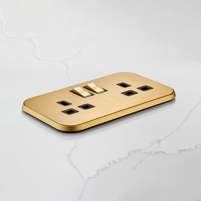 2G UK Plug Socket (13A) in Gold – product view 2