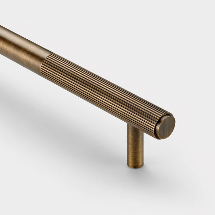 Antique Brass Linear Cabinet Handle with Tip in Antique
