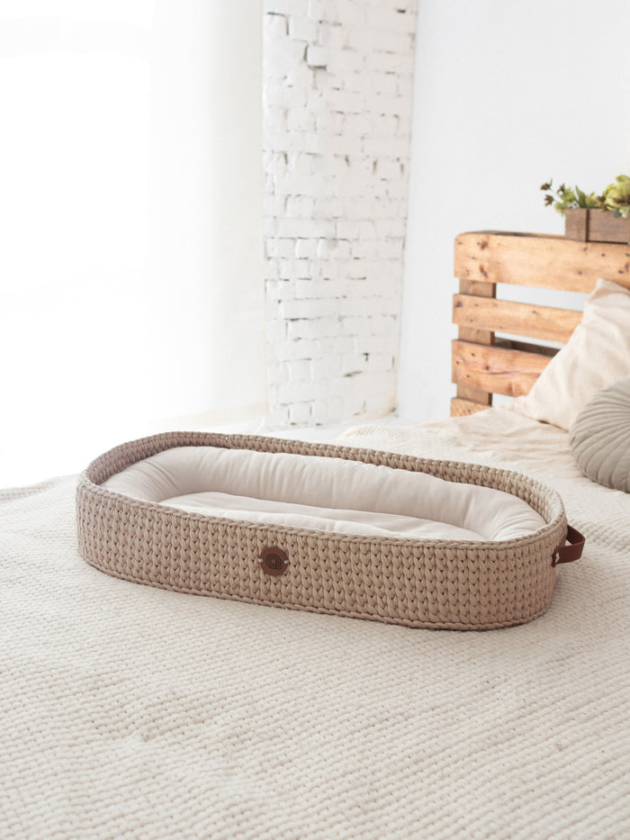Beige / Basket + mattress