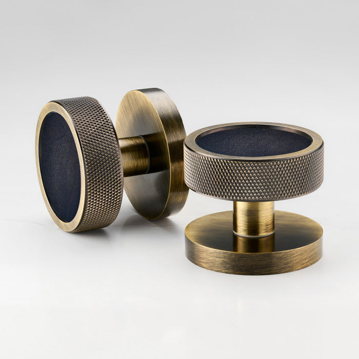 Knurled / Blue Leather