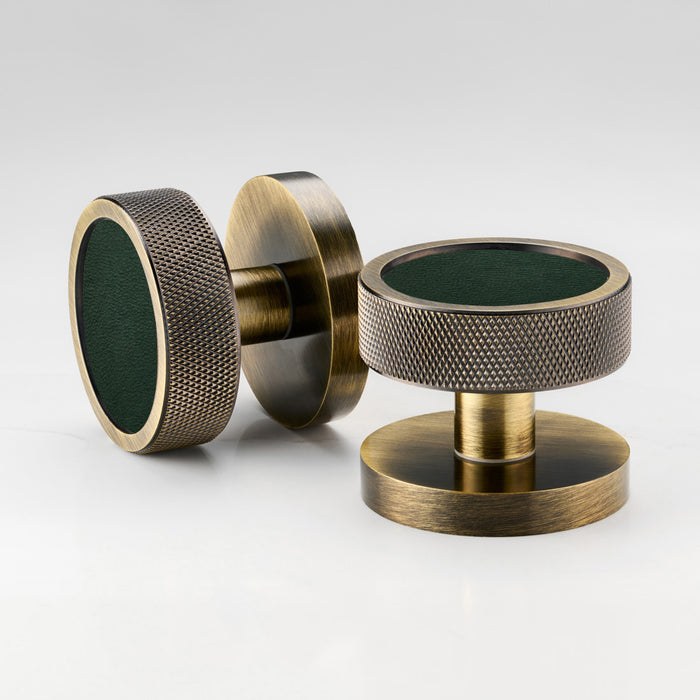 Knurled / Green Leather