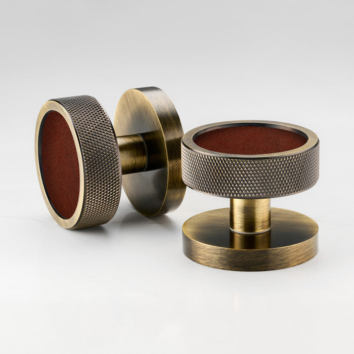Knurled / Brown Leather