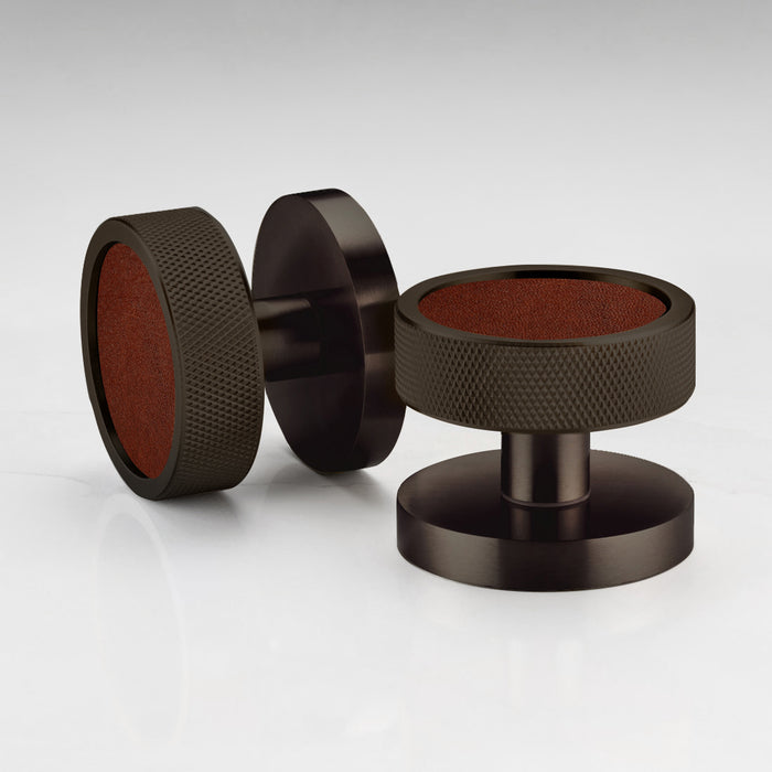 Knurled / Brown Leather