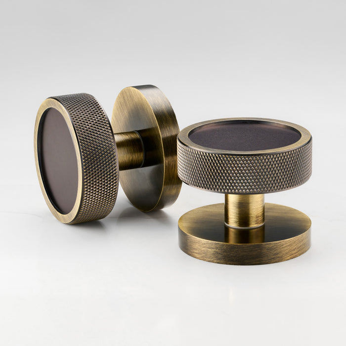Knurled / Bronze