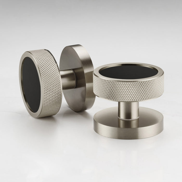 Knurled / Black