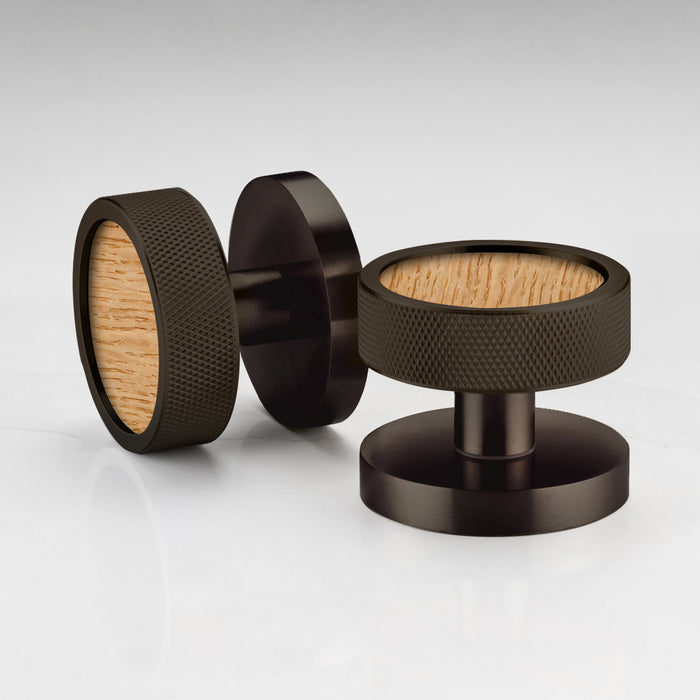 Knurled / Oak