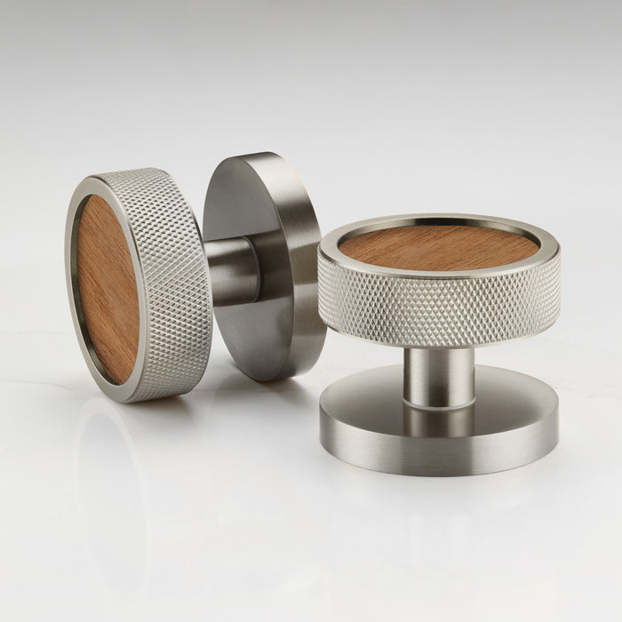 Knurled / Walnut