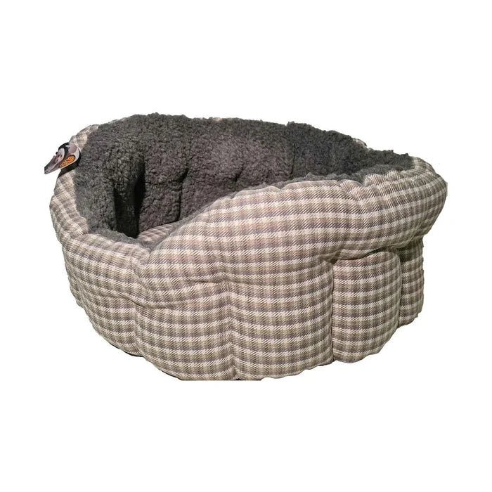 Checked Softie Bed - for dogs Snug and Cosy Pets