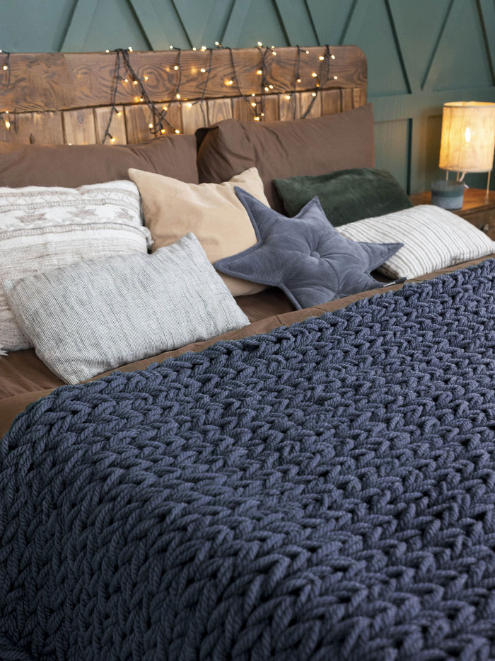Chunky Knit Blanket in Navy Blue