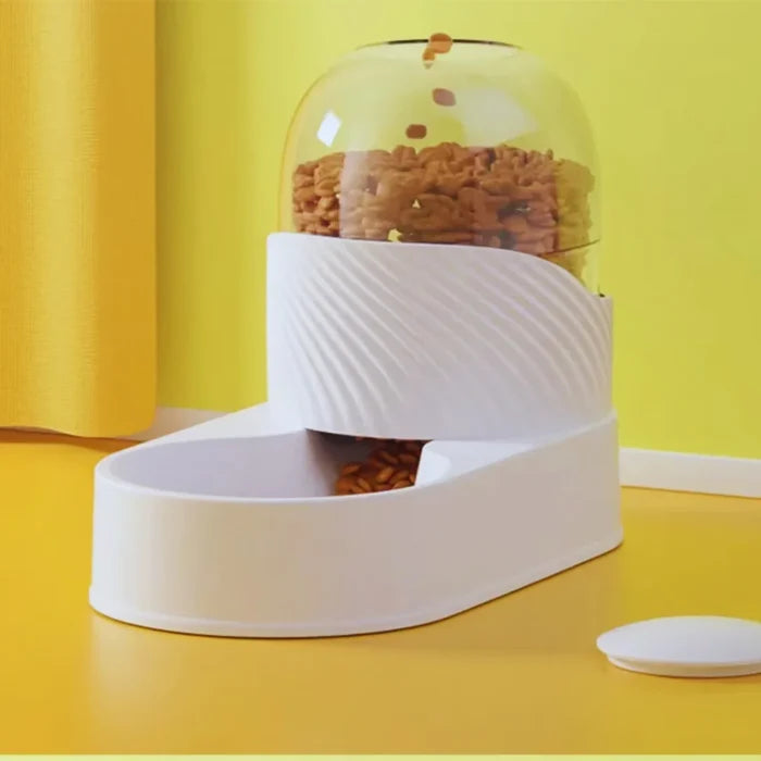 DesignFeedingStation – Feeding Station with Glass Dome & Non-Slip Base