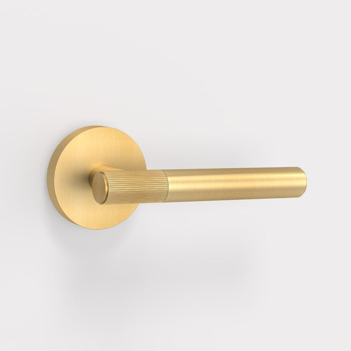 Gold Linear Lever Handle with Tip in Gold – product view 3
