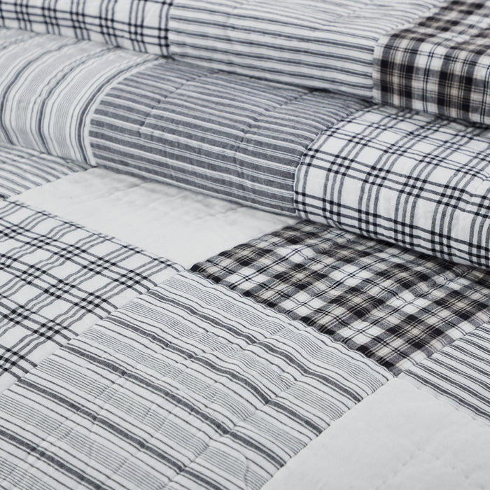 Sawyer Mill Black Queen Quilt 90Wx90L