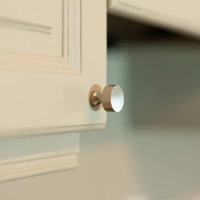 Small Round Brass Door Knobs in Silver – product view 6